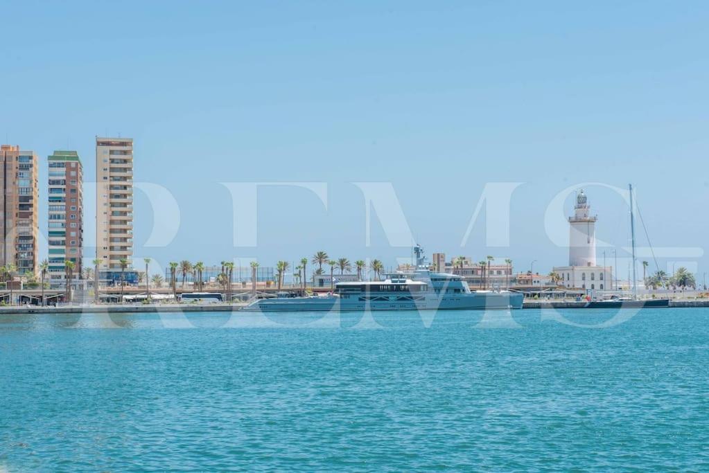 Fresh & Stylish Apartment With Parking By Rems Málaga Buitenkant foto