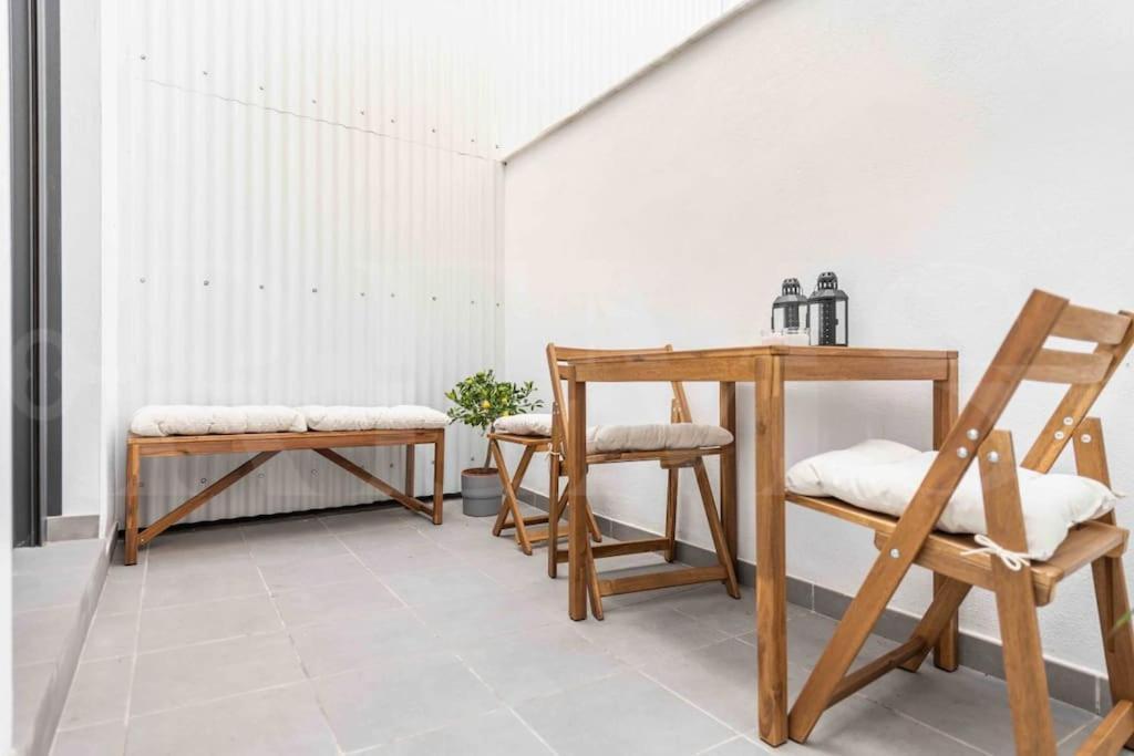 Fresh & Stylish Apartment With Parking By Rems Málaga Buitenkant foto