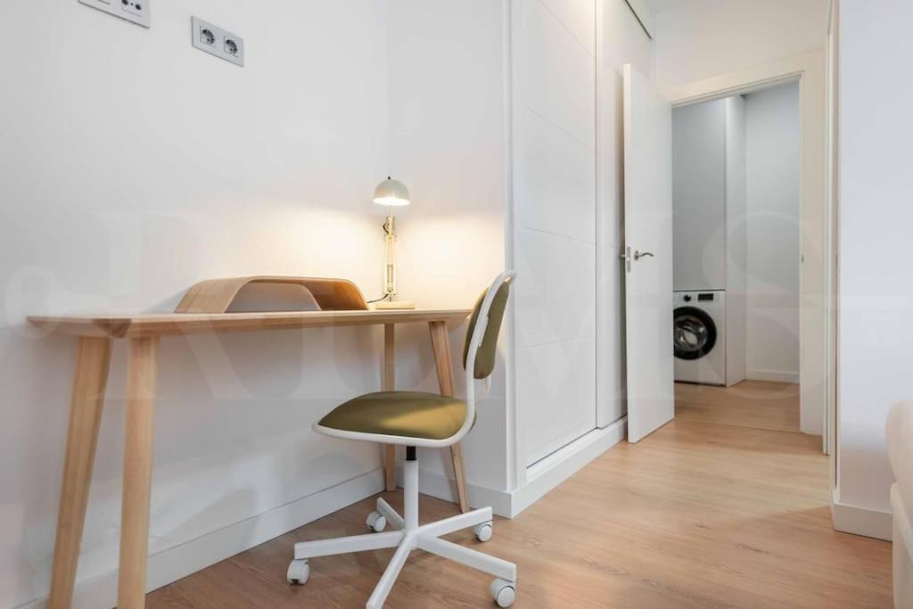 Fresh & Stylish Apartment With Parking By Rems Málaga Buitenkant foto