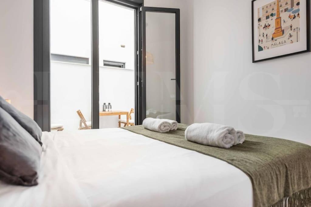 Fresh & Stylish Apartment With Parking By Rems Málaga Buitenkant foto