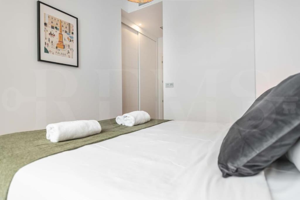 Fresh & Stylish Apartment With Parking By Rems Málaga Buitenkant foto