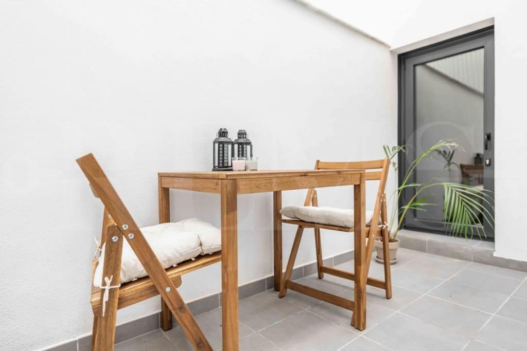 Fresh & Stylish Apartment With Parking By Rems Málaga Buitenkant foto